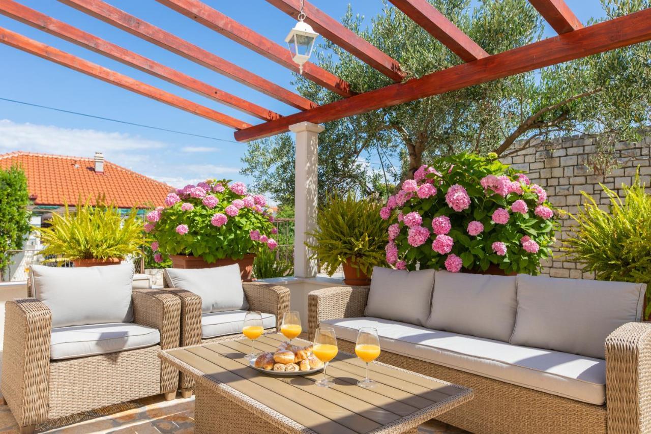 Apartments4You Supetar-The Best And Most Popular Apartments For Discovering The Island - Free Parking - 200 Meters From The Beach Buitenkant foto