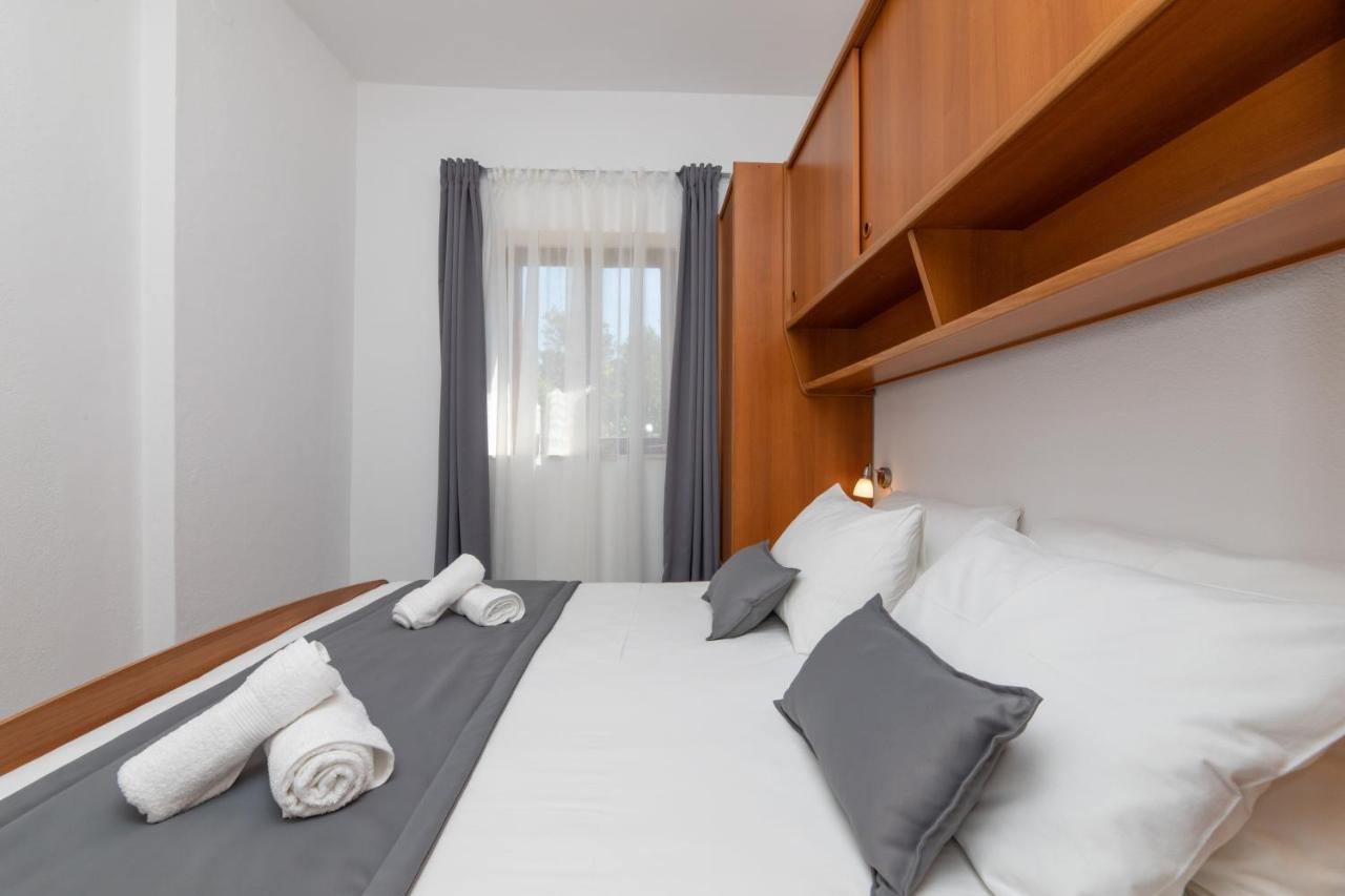 Apartments4You Supetar-The Best And Most Popular Apartments For Discovering The Island - Free Parking - 200 Meters From The Beach Buitenkant foto