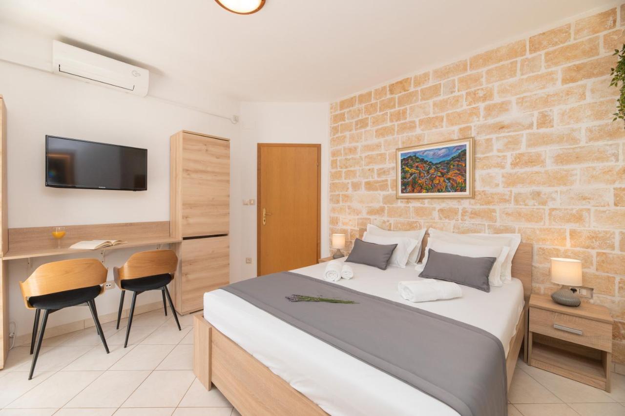 Apartments4You Supetar-The Best And Most Popular Apartments For Discovering The Island - Free Parking - 200 Meters From The Beach Buitenkant foto