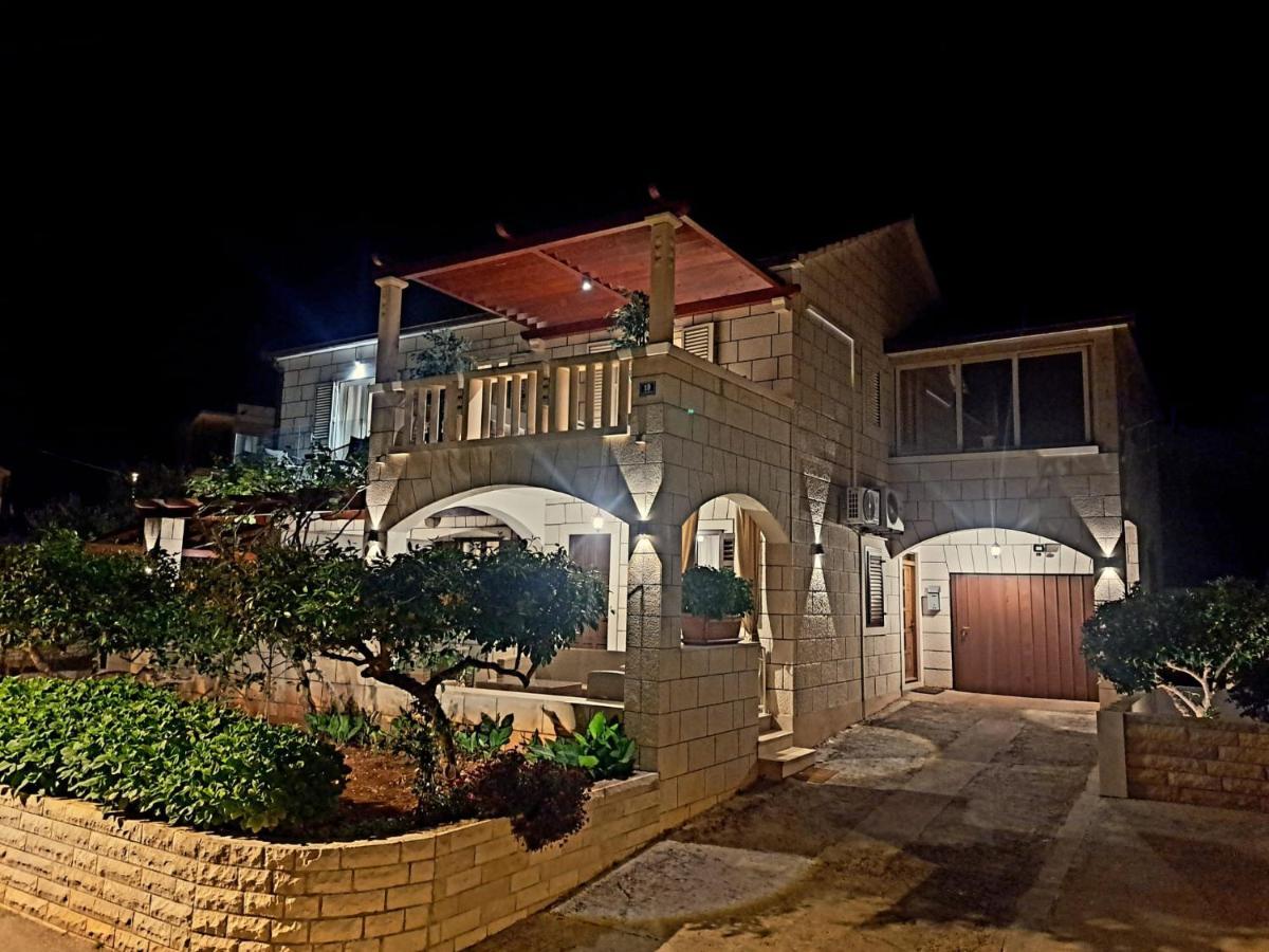 Apartments4You Supetar-The Best And Most Popular Apartments For Discovering The Island - Free Parking - 200 Meters From The Beach Buitenkant foto